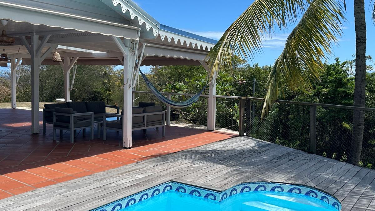 Locations villa piscine martinique - salon extérieur 